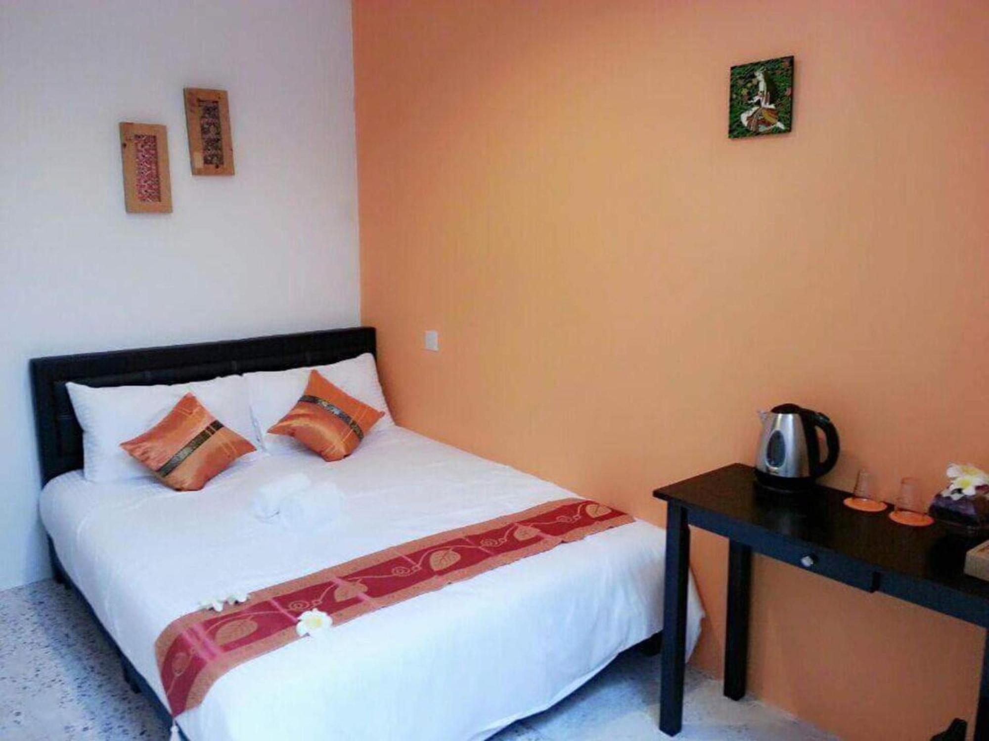 Oyo 91068 Elephant House Boutique Hotel George Town Exterior photo
