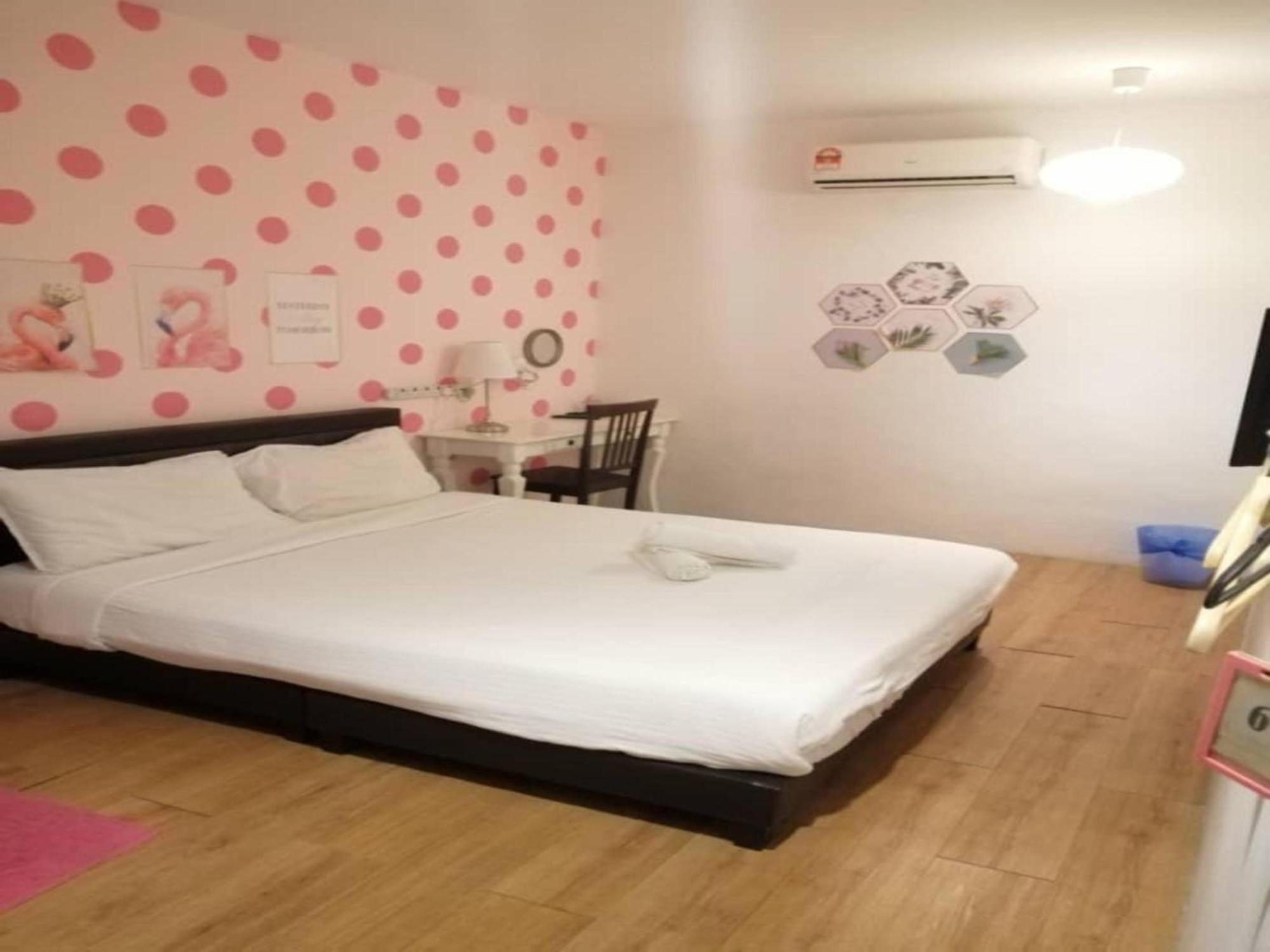 Oyo 91068 Elephant House Boutique Hotel George Town Exterior photo